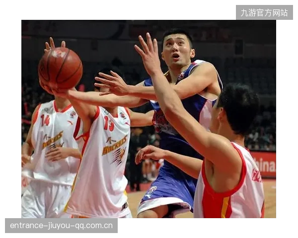 CBA广东突破后分球连得两分，激发全场热血